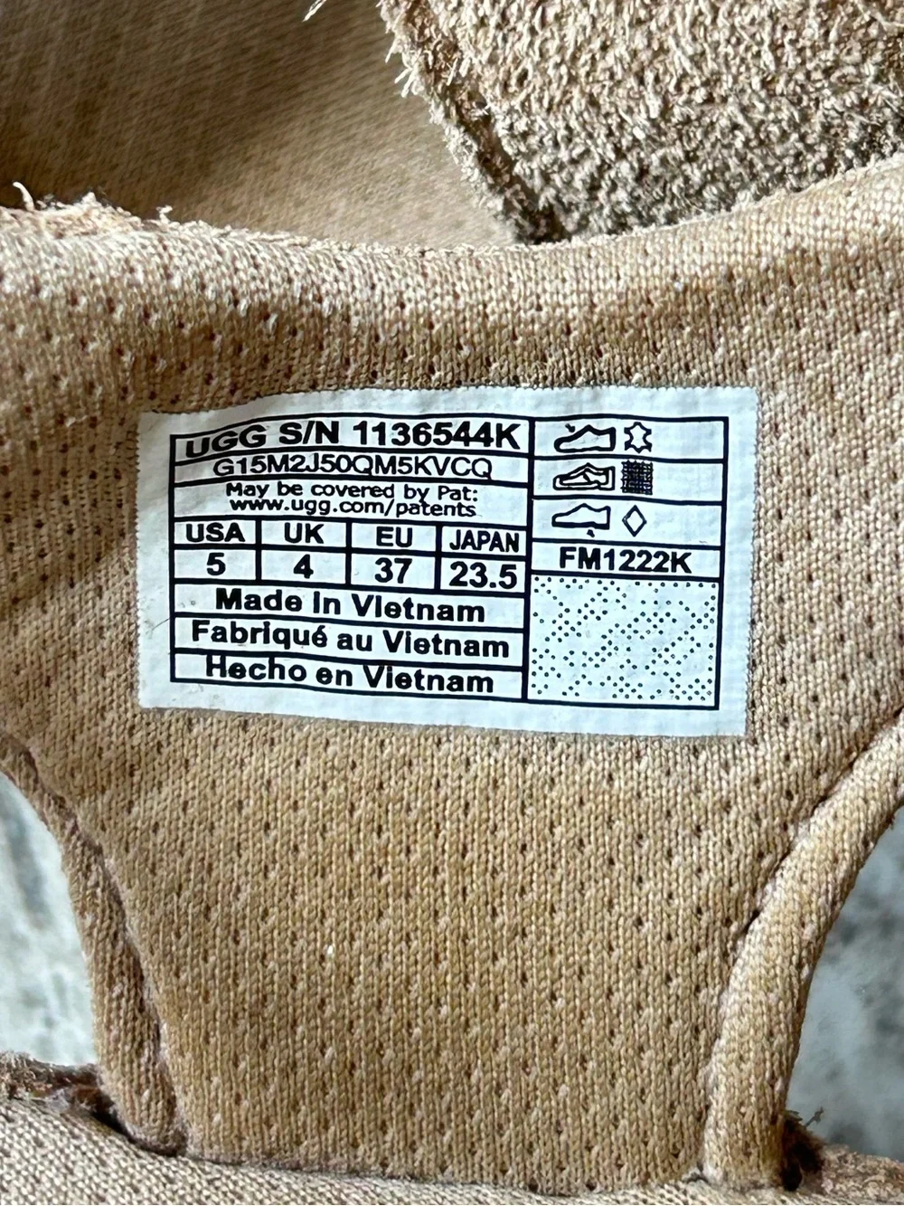 UGG Goldenstar Girls Strap Suede Sandals Size 5 in Driftwood